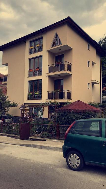 Guest Rooms Profirov Zlatograd Ngoại thất bức ảnh
